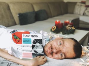 Spisovateľ Michal Škombár: V reálnom živote nedokážem uchopiť ani šálku, ale v knihe sa to dá