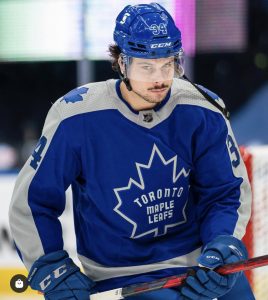 V prvom zápase v NHL strelil štyri góly, dnes od neho Toronto čaká Stanley Cup