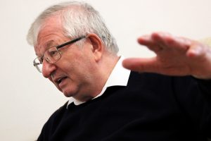 Poznámka k Mazákovmu sporu s vládou o odvolávaní členov Súdnej rady