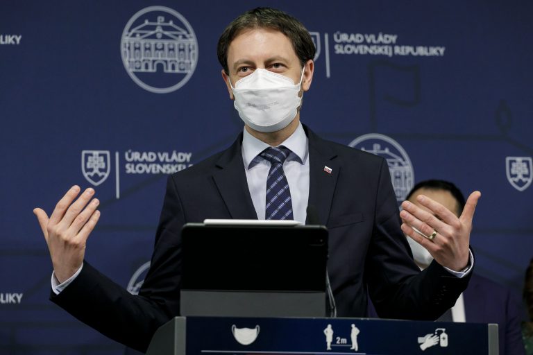 Od pondelka sa uvoľňujú opatrenia. Otvoria sa obchody, kostoly aj hranice okresov