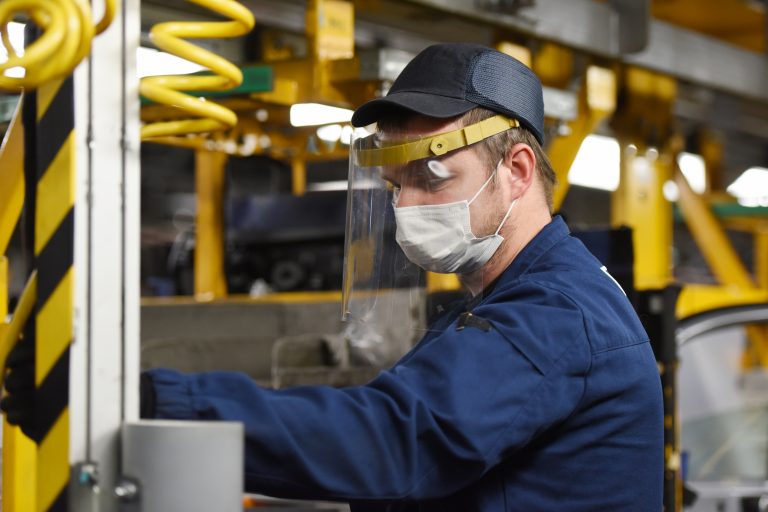 Slovensko starne, trh práce sa mení. Riešením má byť vekový manažment