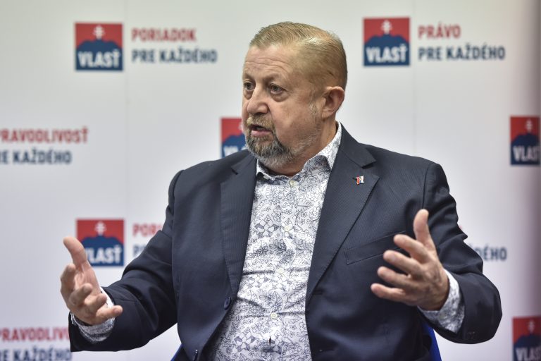 Polícia vraj pátra po Harabinovi. Bývalý sudca to popiera a hovorí o lžiach Kovaříka