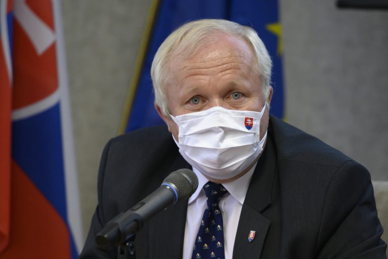 Obžalovaní, ktorí sa snažili podplatiť Martina Fecka, chcú uzavrieť dohodu. Prokurátora to prekvapilo