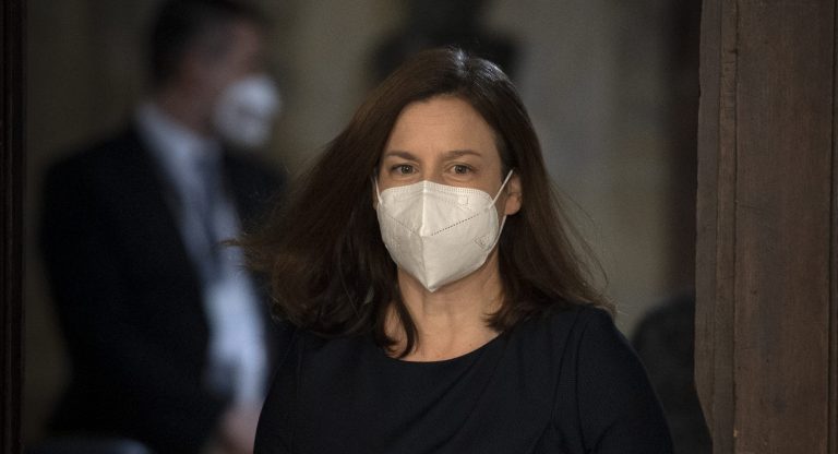 Milanová nevie, či má Matovič riešiť opatrenia. Krajniak Sputniku dôveruje