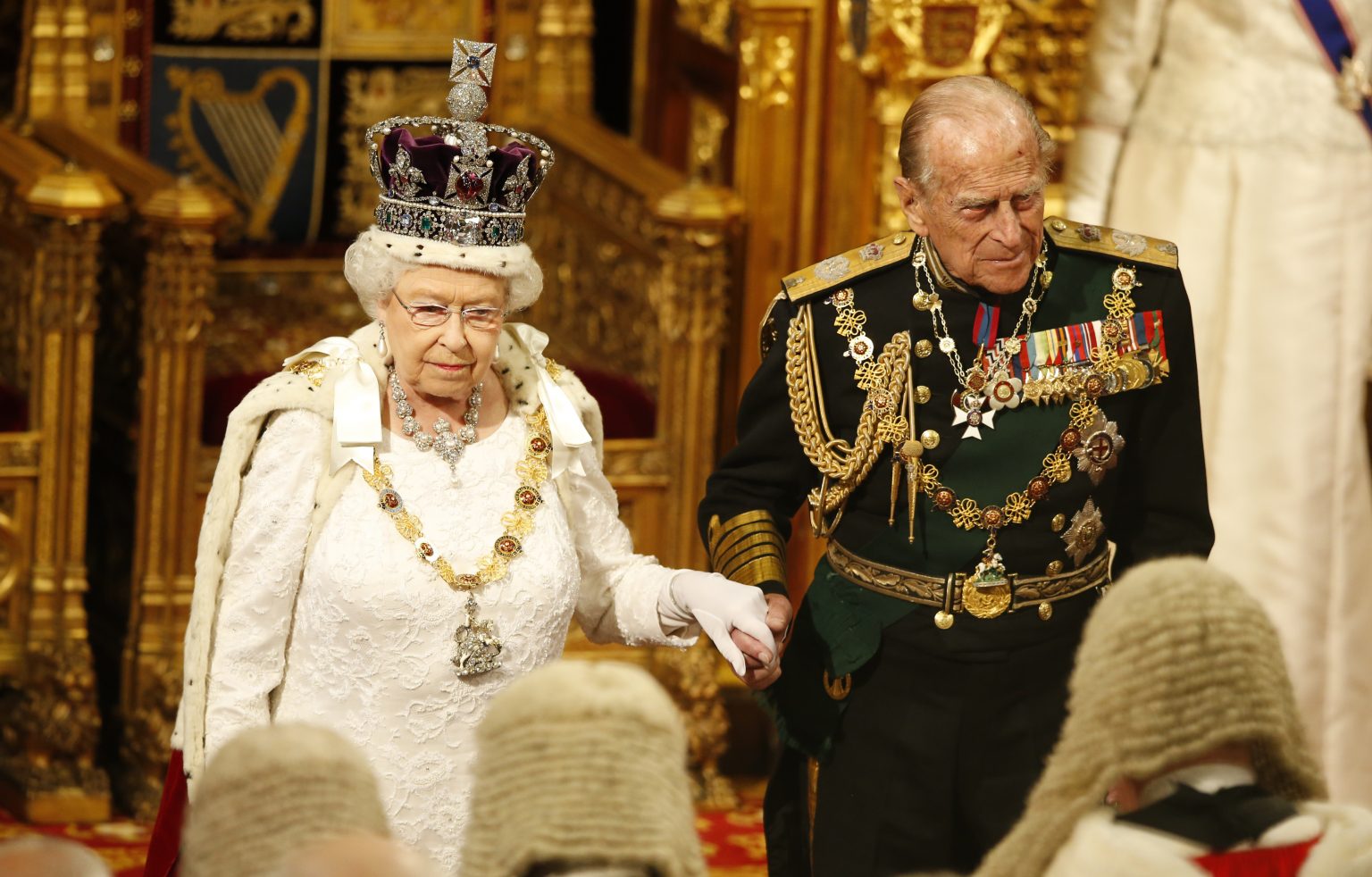 Britská kráľovná Alžbeta II. s manželom, princom Phillipom. Foto: TASR/AP