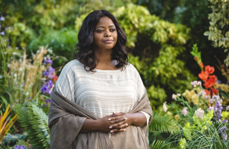 Octavia Spencer ako Boh vo filme Chatrč. Foto: ČSFD