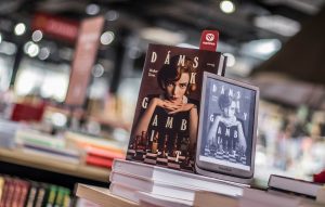 Víkendové čítanie: Dámsky gambit