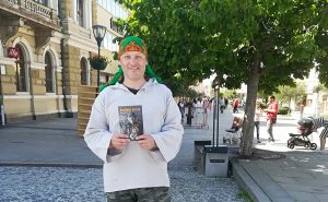 O osude bezdomovca rozhoduje psychika, hovorí bývalý predavač Nota Bene a dnes spisovateľ Peter Sorát