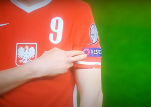 Anglickí futbalisti pred BLM pokľakli, Poliaci nie. V našej histórii na to neexistujú žiadne dôvody, zaznelo