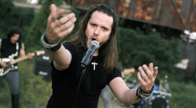 Matt Smith, vokalista a zakladateľ kresťanskej metalovej kapely Theocracy. Foto: YouTube