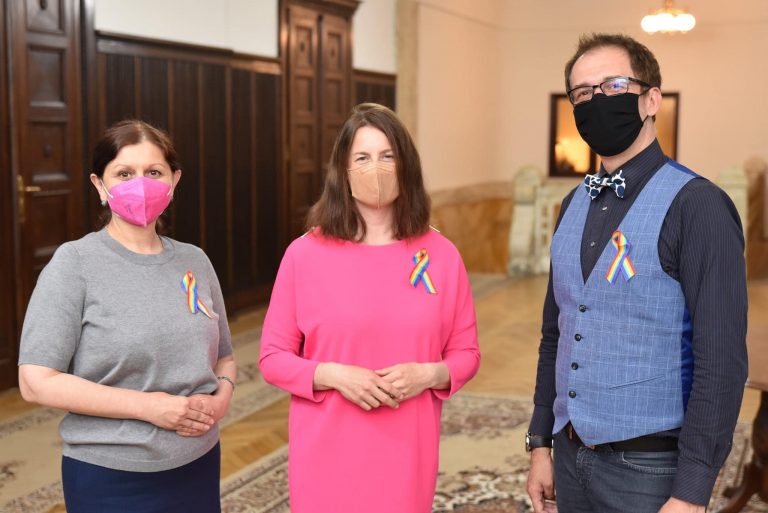 Ministerka kultúry Natália Milanová a jej štátni tajomnici
Zuzana Kumanová a
Radoslav Kutaš. Foto: Facebook