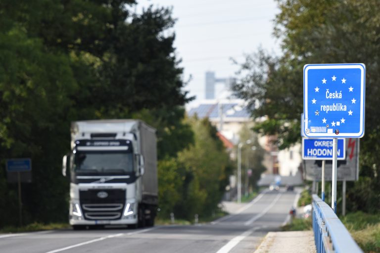Cesta medzi mestami Holíč a Hodonín, ilustračný záber. Foto: Lukáš Grinaj/TASR