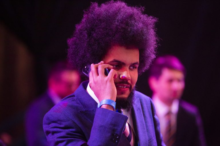 Na snímke český politik Dominik Feri (TOP 09) počas volebnej noci vo volebnej centrále koalície PS/Spolu po voľbách do Národnej rady Slovenskej republiky v Bratislave 1. marca 2020. Foto: Jaroslav Novák/TASR