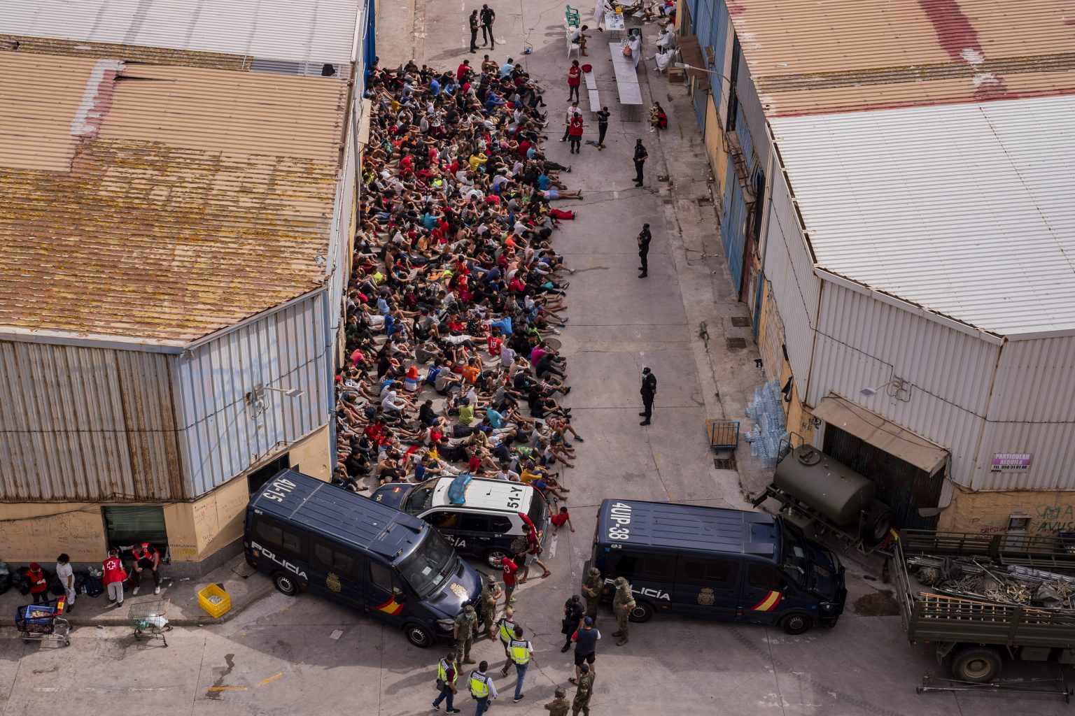 Maloletí migranti bez sprievodu v španielskej enkláve Ceuta. Foto: TASR/AP
