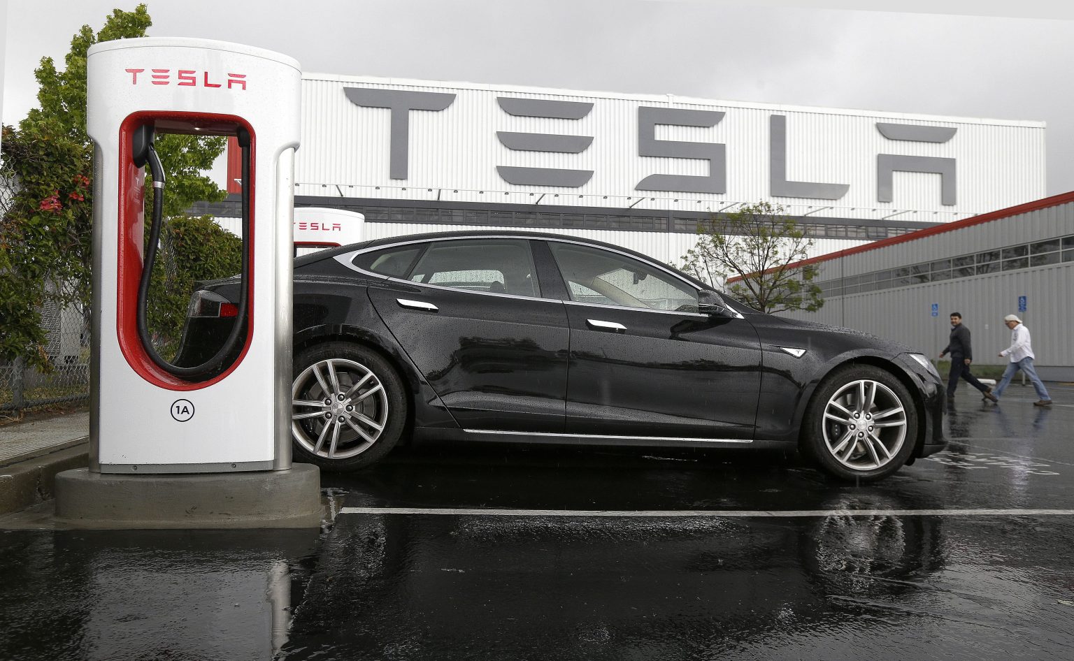 Problémy v Taliansku má mať aj americká automobilka Elona Muska - Tesla. Ilustračné foto. Zdroj: TASR/AP
