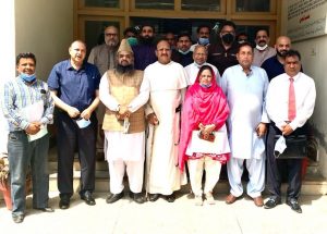 Pakistanský imám zachránil kresťanské zdravotníčky. Kolegyne ich vinili z rúhania