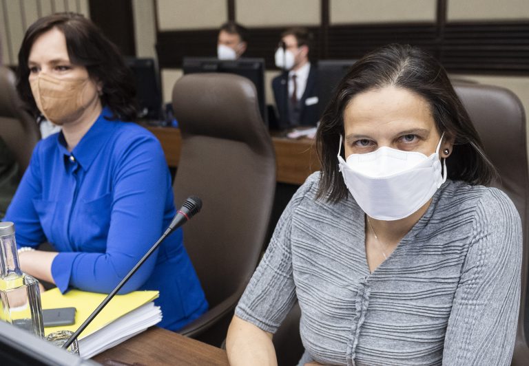 Veronika Remišová a Mária Kolíková. Foto: Jaroslav Novák/TASR