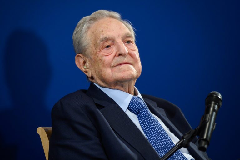 Soros volá po tvrdej línii k Putinovi. Jeho vyjednávacia pozícia vraj nie je tak silná, Európa naňho páky má