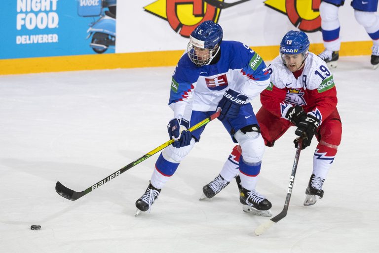 Takmer debakel. Slovensko podľahlo Čechom 3:7, naším súperom bude USA