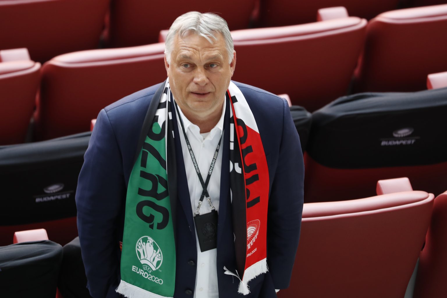 Maďarský premiér Viktor Orbán pred zápasom F-skupiny Maďarsko - Portugalsko na ME vo futbale 14. júna 2021 v Budapešti. Foto: TASR/AP