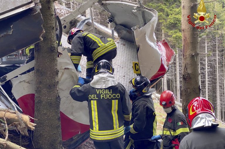 Video zachytávajúce pád lanovky v Taliansku médiá zverejnili. Napriek zákazu polície