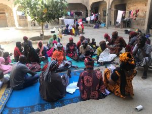 Otec nevydal dcéru teroristom. Odrezali mu hlavu, ktorú jej dali do rúk. Potom dievčinu uniesli