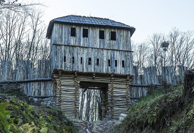 Slovenský Stonehenge či prales pri Bratislave. Kam na západnom Slovensku bez záplavy turistov