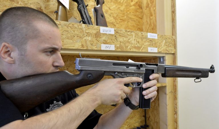 Nemecko plánuje po odhalení príprav na puč sprísniť zákony o zbraniach