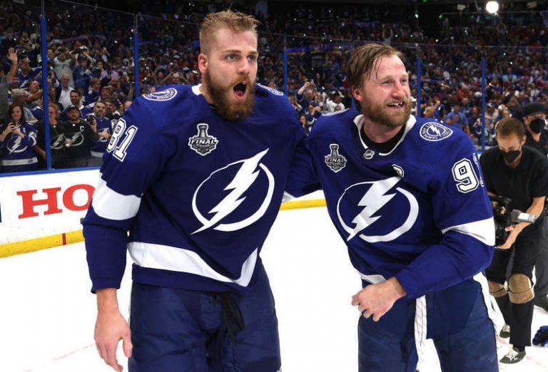 NHL: Černák pomohol Tampe k víťazstvu nad Blues, Pospíšil rozdal deväť hitov