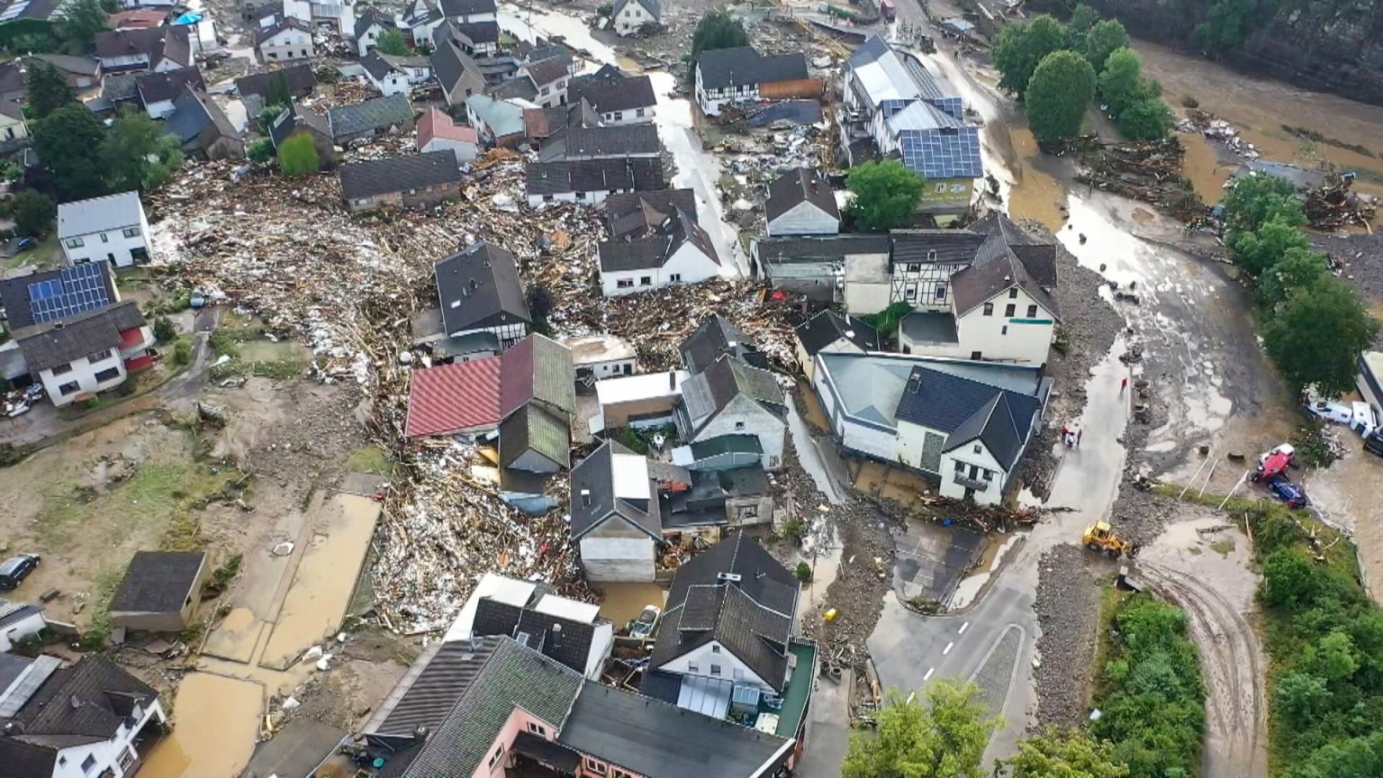Materiálne škody v zaplavenej časti obce Schuld, nemeckej spolkovej krajine Porýnie-Falcko. Foto: TASR/DPA