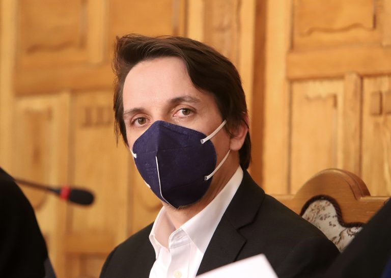 Daniel Čech hovorí, že Pellegrini zobral úplatok. Sám sa priznal k prebratiu 200-tisíc od Imreczeho