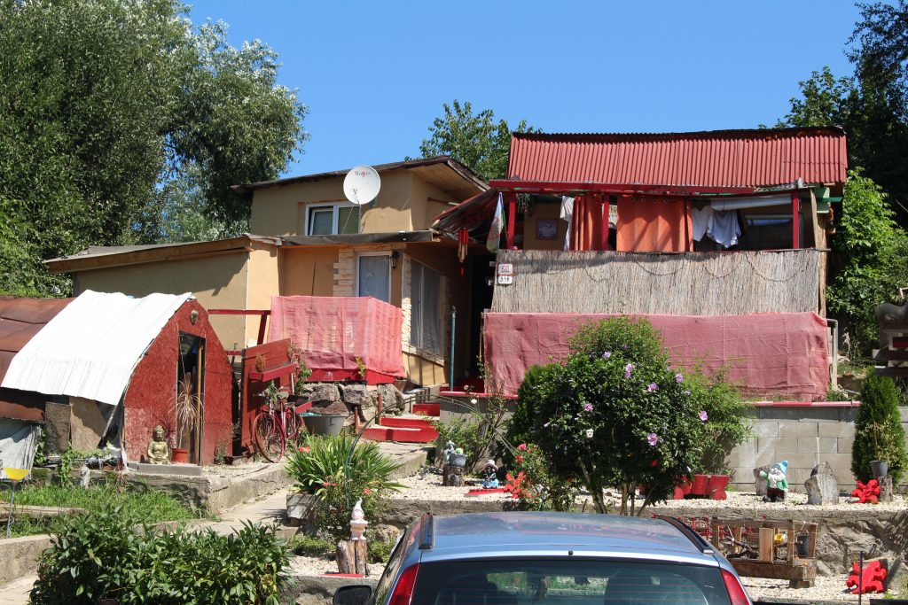 kortína rómovia osada