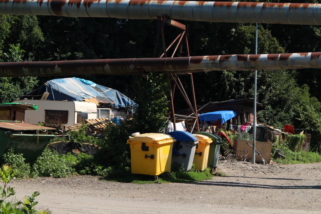 kortína rómovia osada