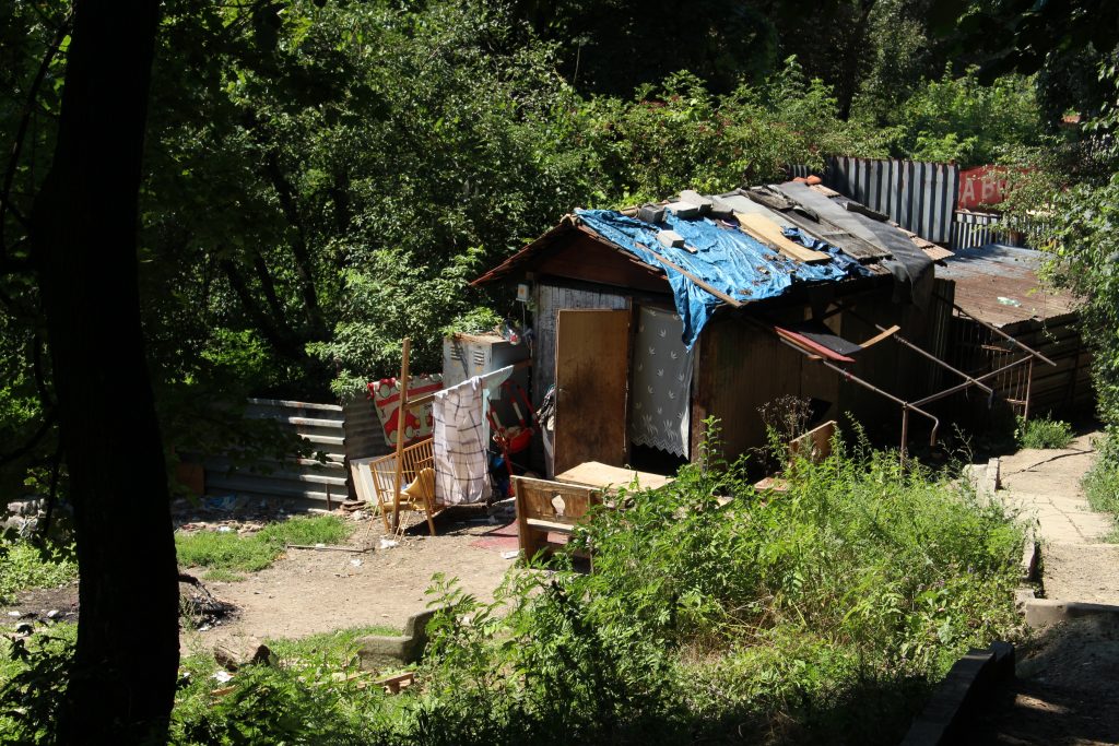 kortína rómovia osada