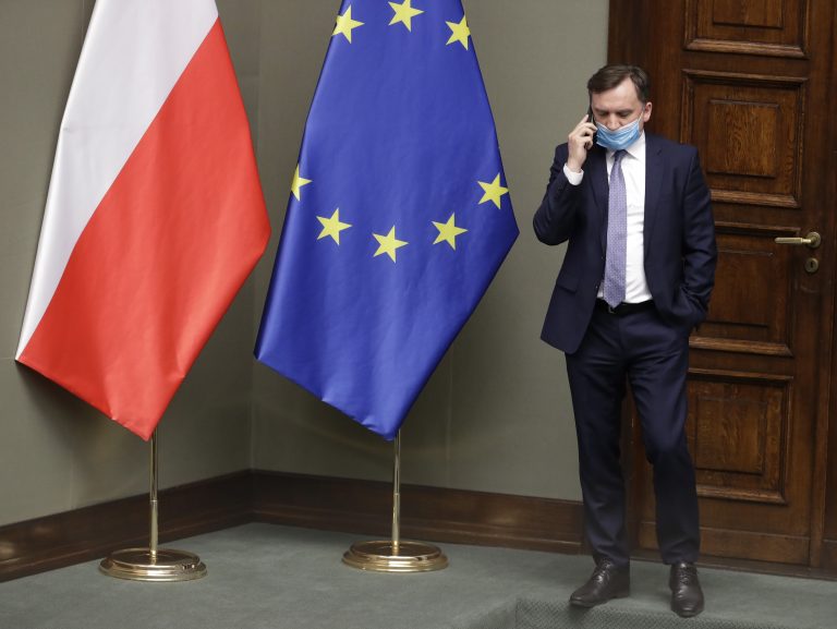 Minister spravodlivosti Ziobro: Poľsko by nemalo zostať v EÚ za každú cenu