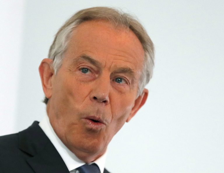 Expremiér Británie rokuje o mieste v rade pre povojnové Pásmo Gazy