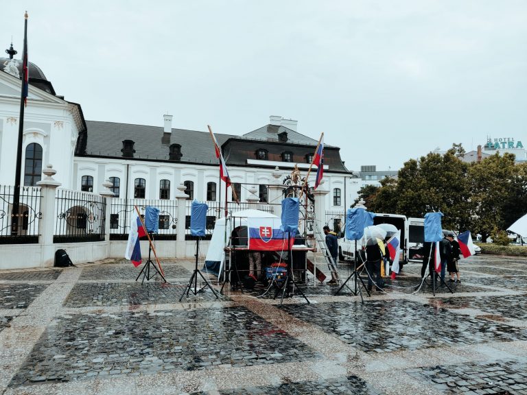 Bratislavu čaká dvojdňový protest, do organizácie sa aktívne zapája Kotleba. Polícia tvrdí, že je pripravená zasiahnuť