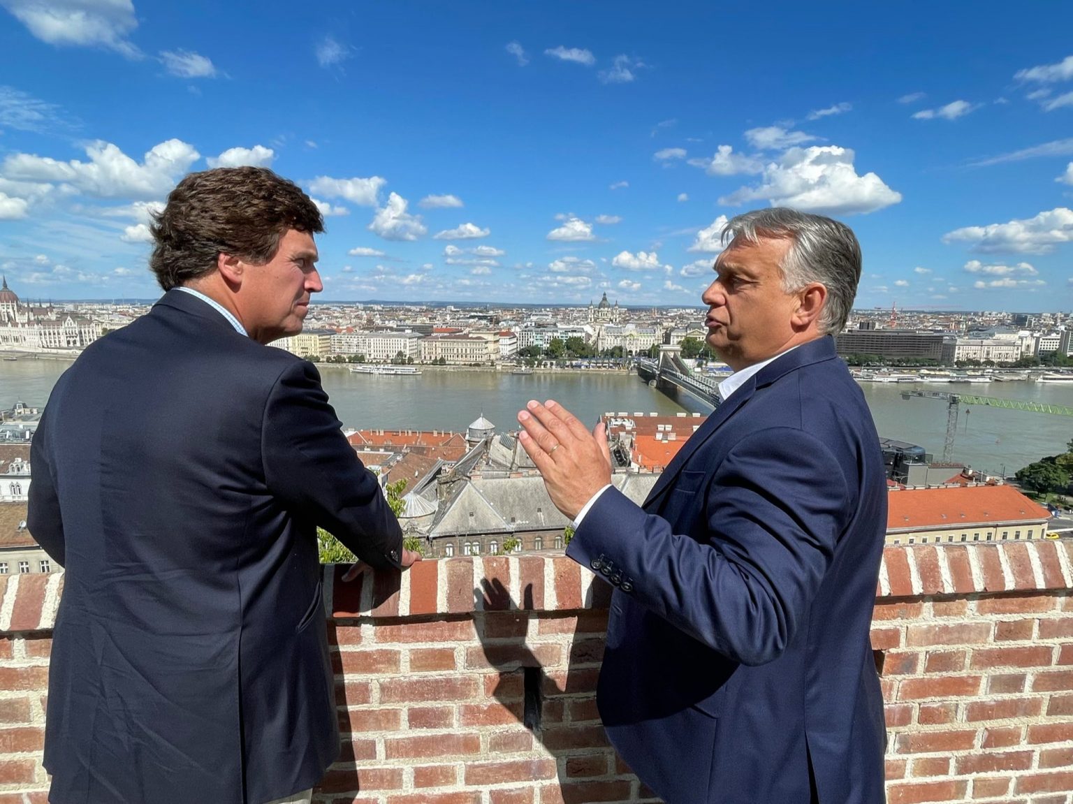 Tucker Carlson a Viktor Orbán. Foto: Twitter/Tucker Carlson