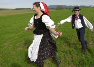 Ako sme žili: Dospievanie znamenalo stať sa z dievčatka dievkou a z chlapca mládencom