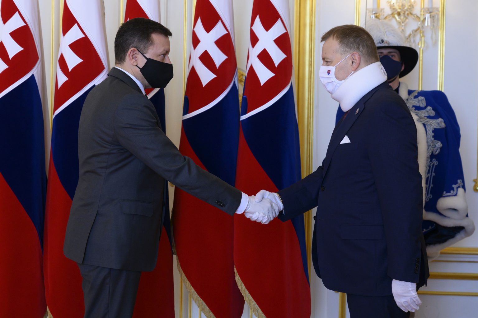 Novozvolený špeciálny prokurátor Daniel Lipšic (vľavo) zložil svoj sľub do rúk predsedu Národnej rady SR Borisa Kollára vo februári  2021. Foto: Pavel Neubauer/TASR