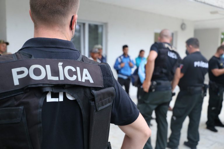 Vláda schválila zmeny v pobyte cudzincov, zruší sa viacero povinností