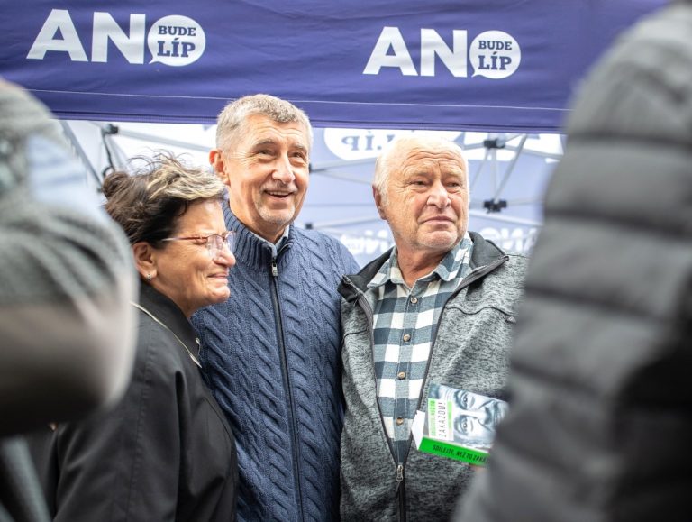 Babiš hľadá cestu, ako odkloniť voličov ODS k Trikolóre a Okamurovi