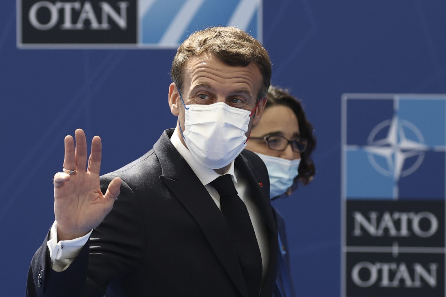 Francúzsky prezident Emmanuel Macron pri príchodu na summit NATO v Bruseli, 2021. 
Foto: TASR/AP