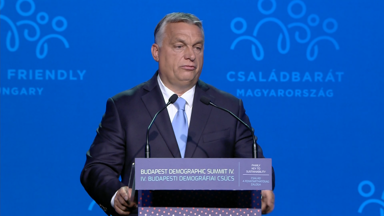 Migrácia nie je riešením poklesu populácie v EÚ, zhodli sa premiéri na demografickom summite v Budapešti