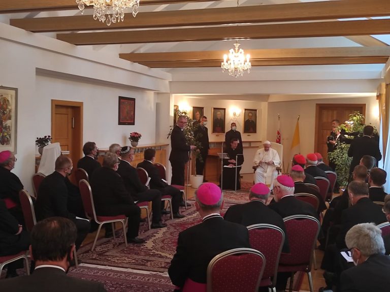 Pápež na ekumenickom stretnutí na apoštolskej nunciatúre v Bratislave. Foto: Bohumil Petrík