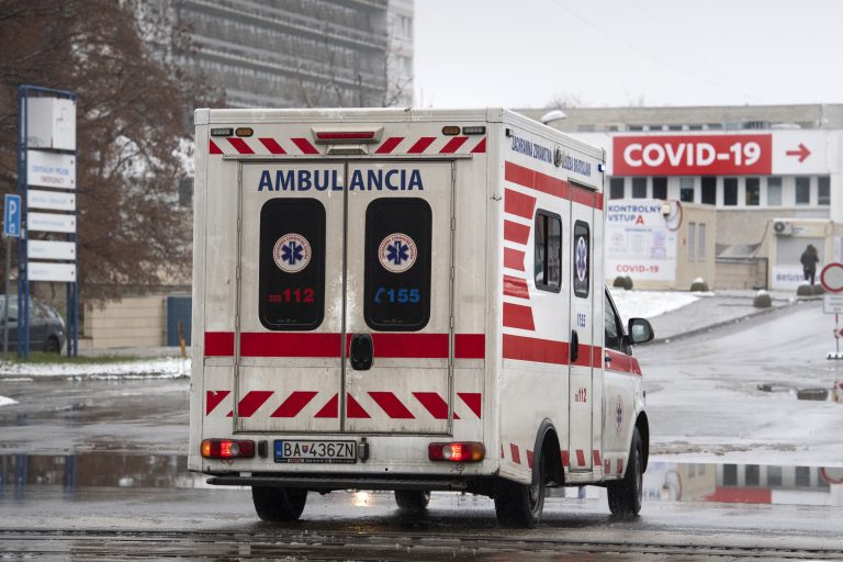 Záchranári budú môcť po novom prísť k pacientom neskôr