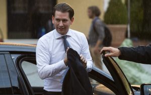 Kurzovi ide o všetko. Korupčná kauza môže viesť k pádu vlády, rozhodnú Zelení