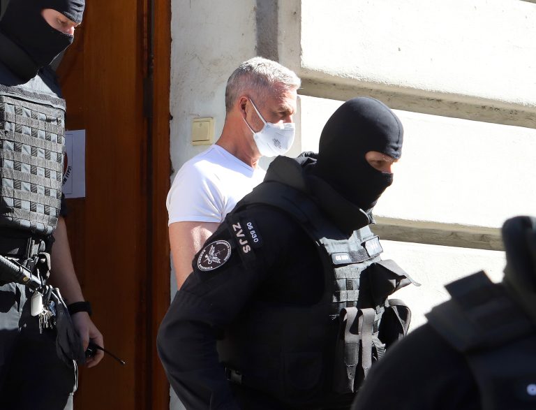 Súd nepredĺžil väzbu exšéfovi polície Gašparovi ani ďalším obvineným v kauze Očistec