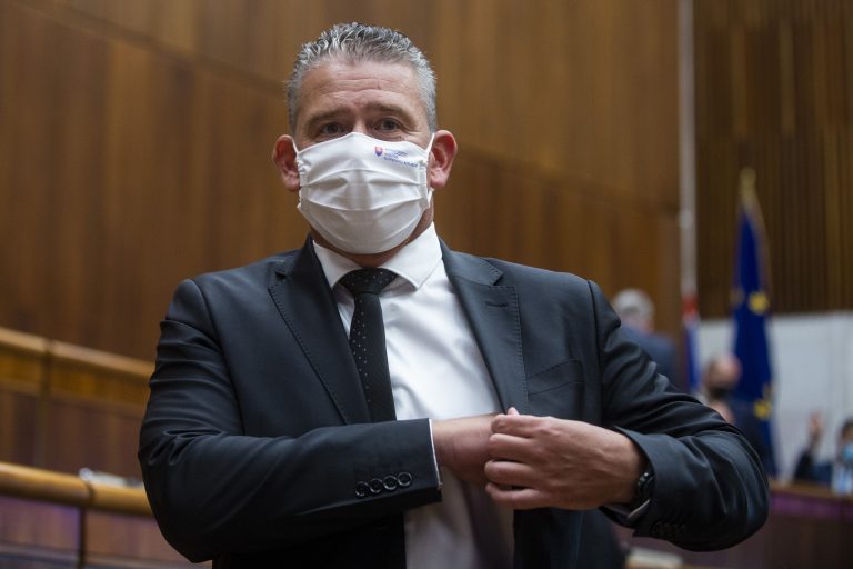 Najlepšie zarábajúci ministri: Mikulec, Korčok a Remišová