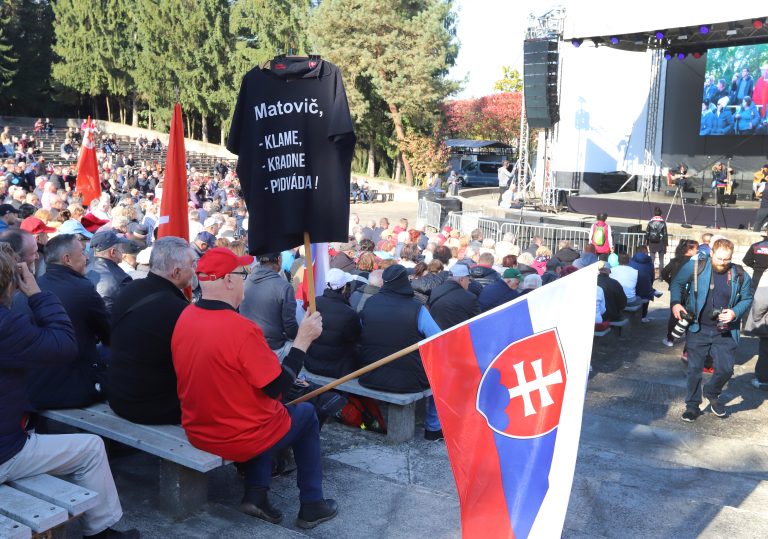 RÚVZ v Rimavskej Sobote uložil strane Smer za organizáciu protestu pokutu 5-tisíc eur